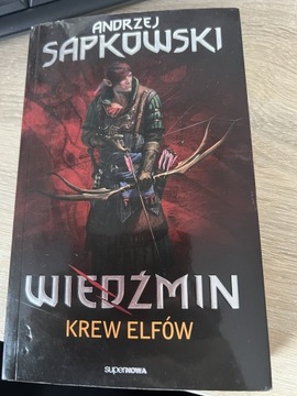 Książką Andrzeja Sapkowskiego Wiedźmin-Krew Elfów 