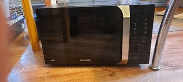Mikrofala z funkcją pieczenia Samsung