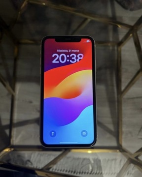 iPhone 11 stan BDB , pełny komplet , kondycja 83%