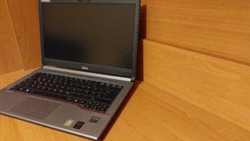 Laptop Fujitsu 120GB SSD 8GB RAM 14"