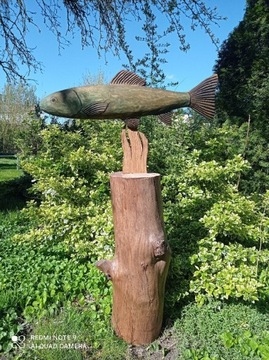 Rzeźba -ryba-wys.111 cm.