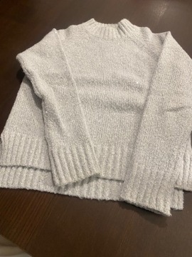 Sweterek półgolf z drobnymi cekinami  rozmiar 152