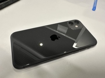 Sprzedam iPhone 11 64gb czarny