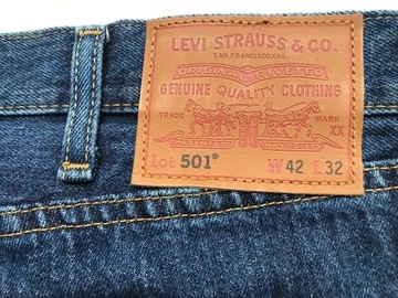 Spodnie marki LEVI STRAUSS  42x32  501