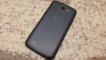 LG K120E smartfon