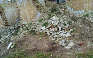 kamień z rozbiórki starego domu