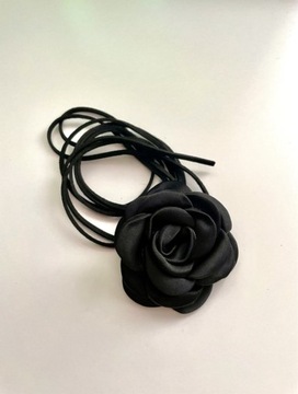 Czarny choker róża na rzemyku