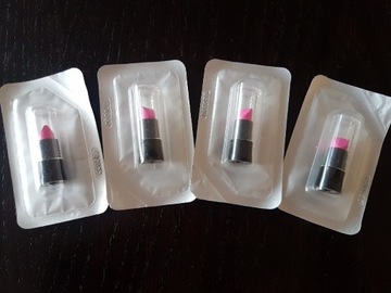 Avon ultramatowa szminka Electric Pink próbka