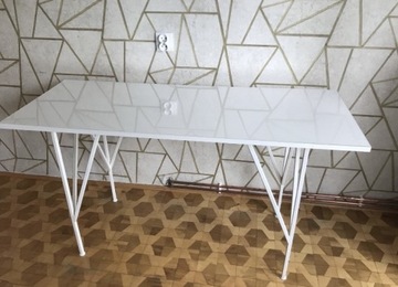 Nowoczesny stół biurko