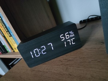 Zegarek na biurko z czujnikiem temperatury