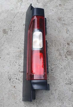 Lampa tylna lewa z obudowa Renault Trafic III