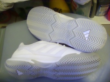 Nowe buty do tenisa Adidas ostatnie