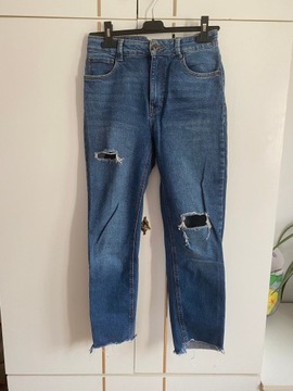 Spodnie jeansowe z dziurami 38/M Bershka