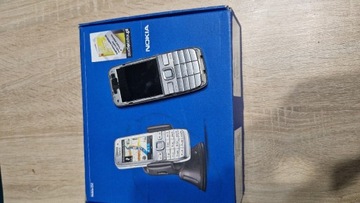 Nokia E52 z kartonikiem 