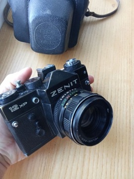analogowy aparat fotograficzny zenit 12xp obiektywem Helios 44m 4 F2 58mm