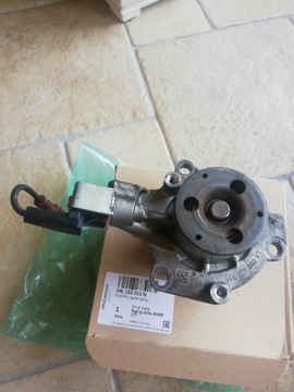 Pompa wody VW 04L121011N