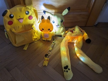 Duży zestaw Pokemon Pikachu.