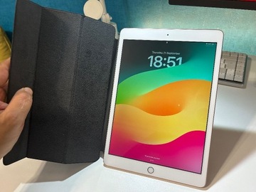 Tablet Apple iPad 8-generacji 10,2" 32 GB + Pencil
