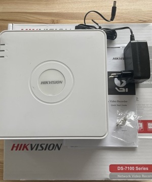 Rejestrator Hikvision DS-7104NI-E1