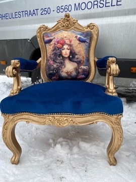 Złoty fotel pałacowy