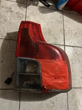 Volvo xc 90 lampa tylna uszkodzona lift 