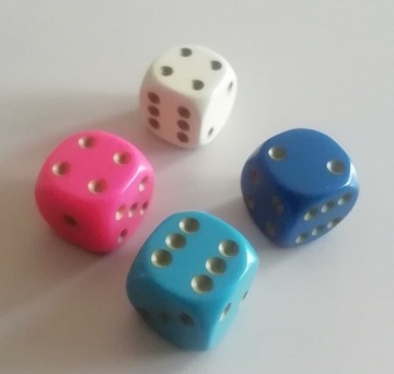 K6 Chessex, 4 sztuki 1,2cm różnokolorowe