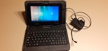 Tablet z klawiaturą ekran dotykowy