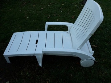 Fotel ogrodowy biały