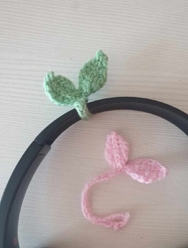 Listek handmade różowy na słuchawki/kabel