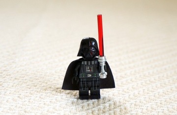 Minifigurka LEGO Star Wars Darth Vader 