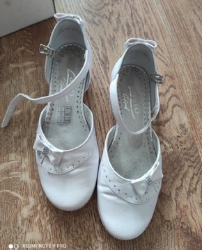 Białe buciki/ buty Zarro r 33