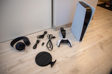 PlayStation 5 + Słuchawki Pulse 3D + ładowarka do padów (GWARANCJA)