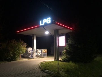 Pylon, otok reklamowy LPG z podświetleniem