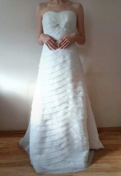 Suknia ślubna z metką 