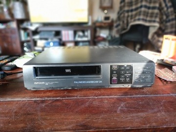 Odtwarzacz kaset VHS Maxim PV-R10W