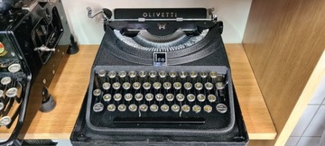 Maszyna do pisania zabytkowa Olivetti 