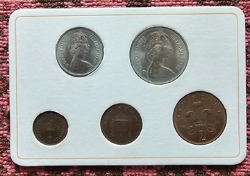 Monety Britain's First Decimal Coins New Pence.