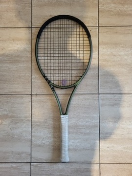 Rakieta tenisowa Wilson Blade 104  v8 ( rączka 2 )