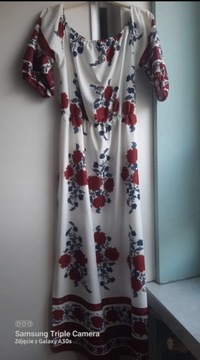 Sukienka w kwiaty długa