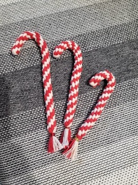 Laska świąteczna ze sznurków makrama
