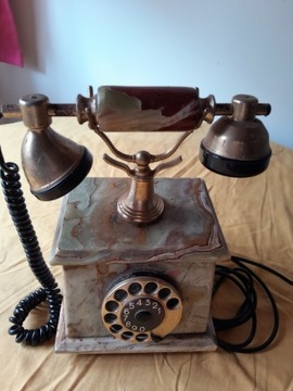 Stary telefon/marmur UK.