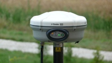Odbiornik GPS Trimble R8 GNSS z kontrolerem