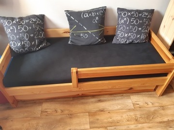 Łóżko sosnowe z materacem 70x160