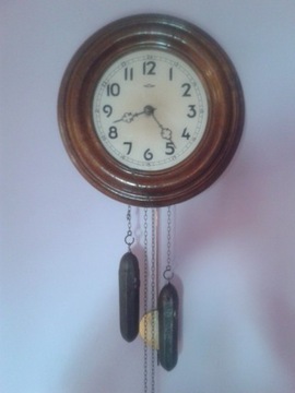 Stary wiszący zegar Kienzle