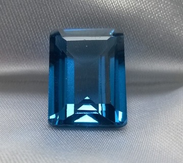 Spinel niebieski  12.6 CT ,   15x11 mm