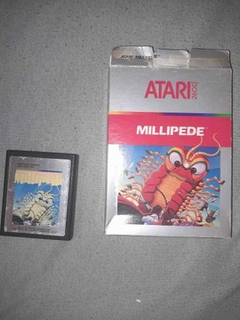 Gra na Atari 2600 Millipede w oryginalnym opakow.