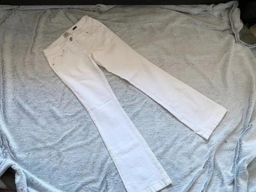 Białe spodnie rozszerzane dzwony straight rurki