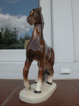 porcelanowa figurka koń Sitzendorf