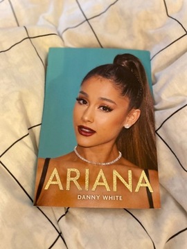 Ariana Grande książka