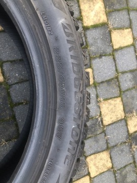 Opona Bridgestone 225 45 R18 SNOW